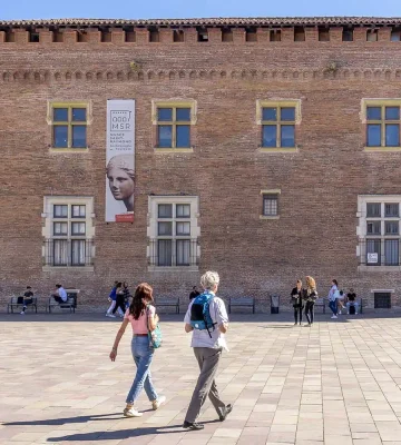lieu-tournage-musee-saint-raymond-banner